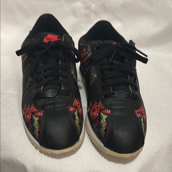 Men's Nike Cortez Black Floral Sneakers - Picture 2 of 8
